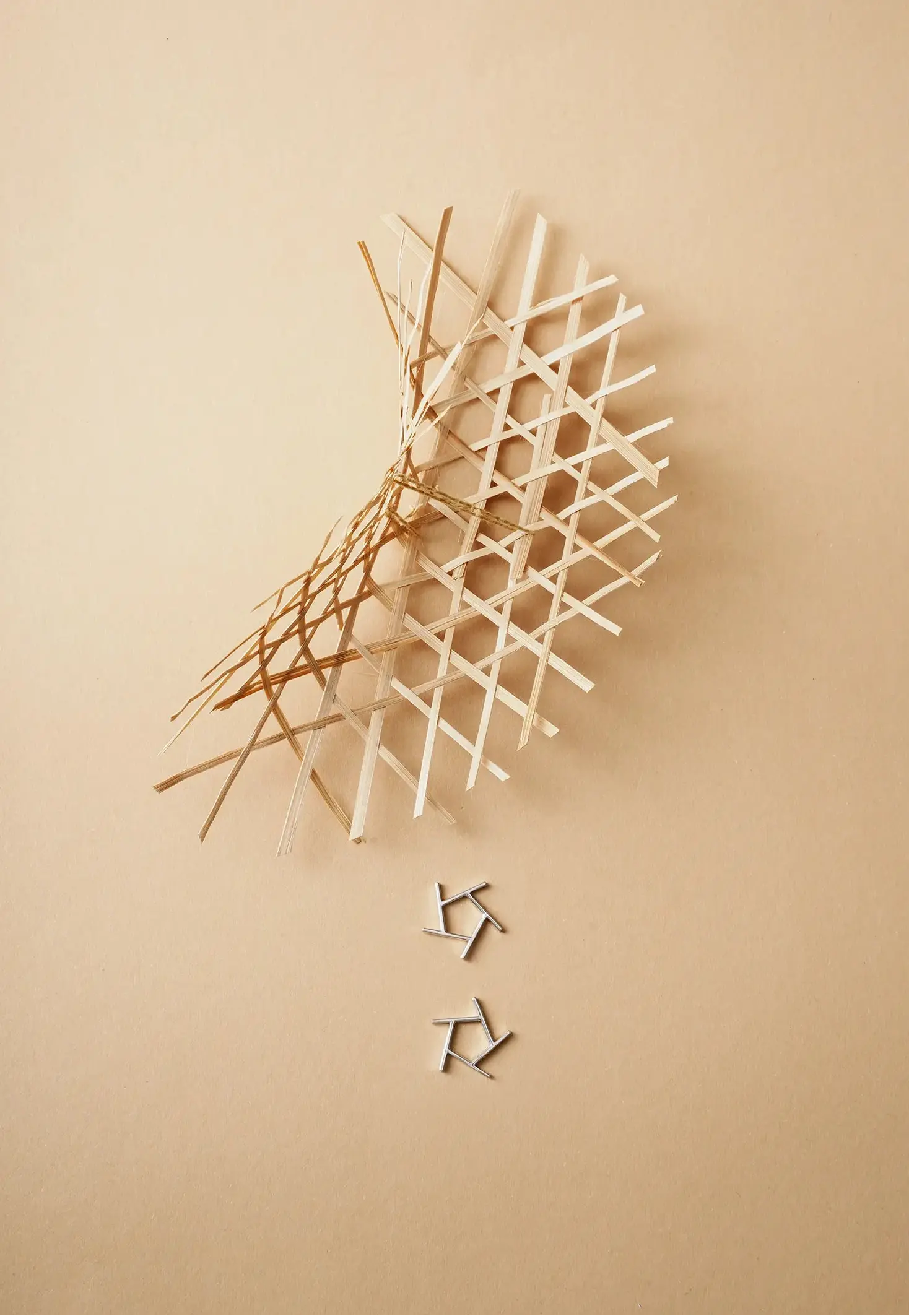  WANYEE CRAFT ICE CRACKLE LINEAR STAR STUDS |  TROVE & TONE