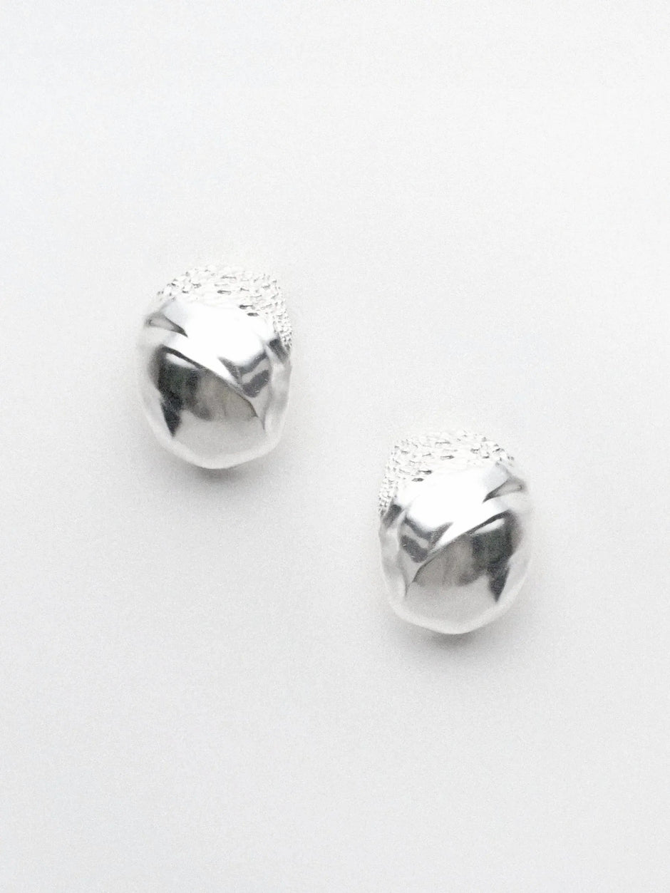  Limb MOLTEN ARCHED WIDE EARRINGS |  TROVE & TONE