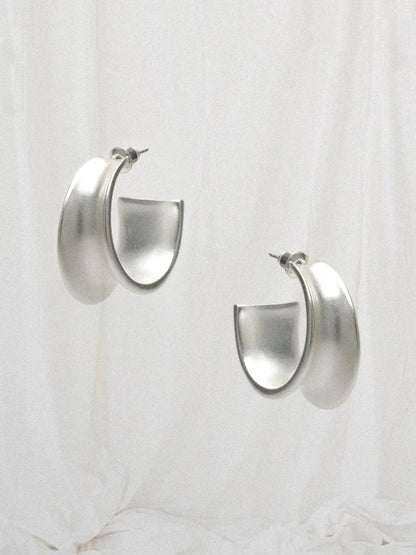 OPERA WIDE C-HOOP STUD EARRINGS