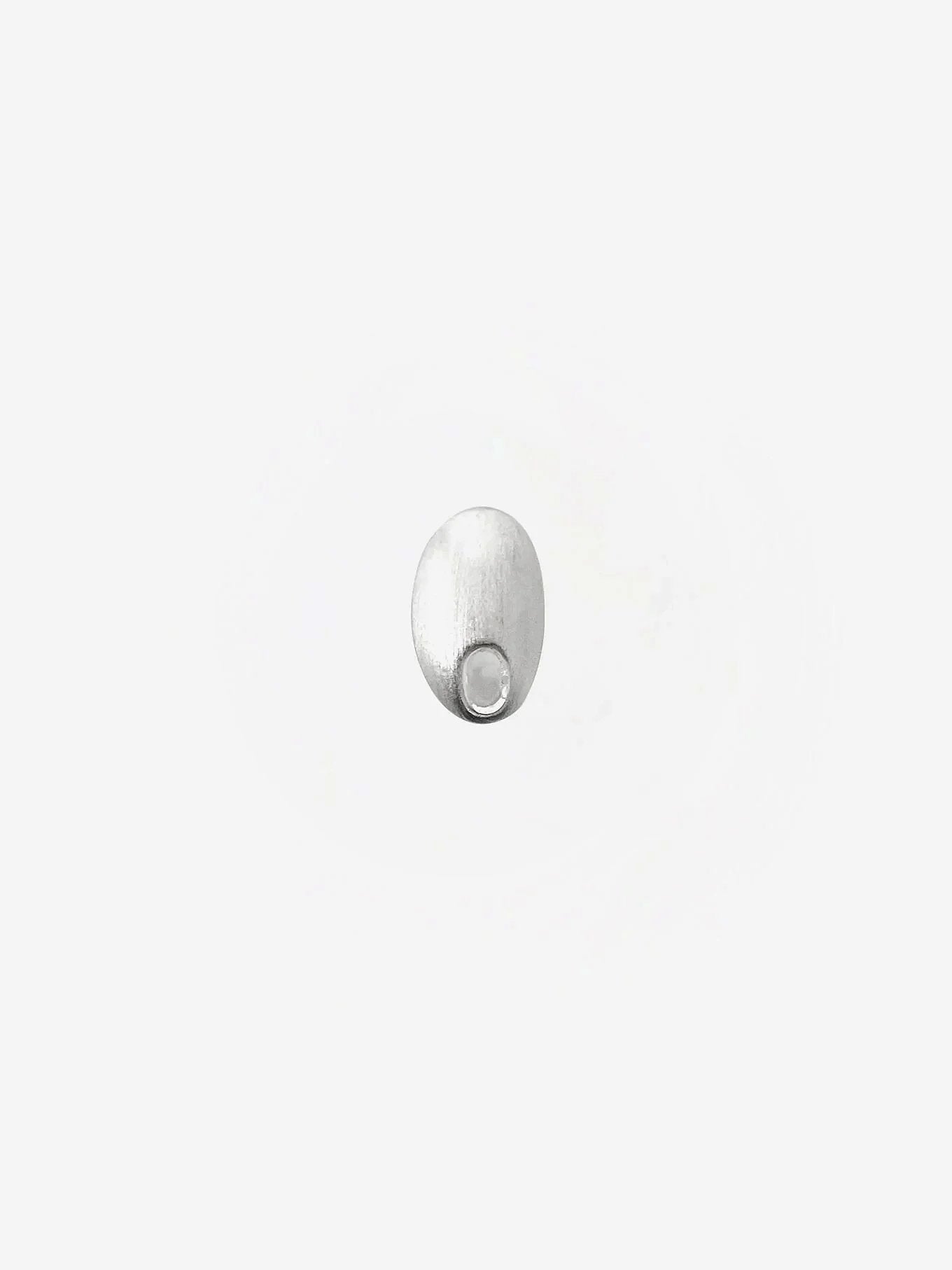  ON IISLAND OVAL CLEAR QUARTZ EAR CUFF |  TROVE & TONE