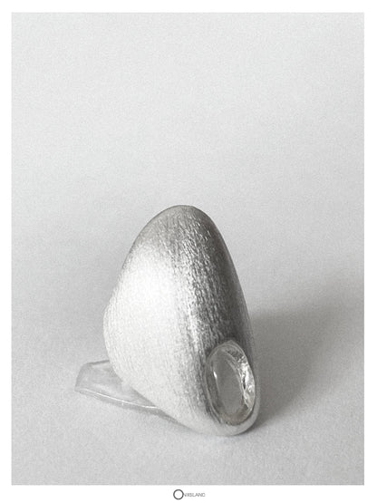 ON IISLAND OVAL CLEAR QUARTZ EAR CUFF |  TROVE & TONE