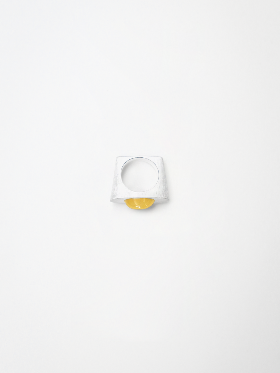  ON IISLAND OVAL HONEY AMBER PENDANT RING（副本） |  TROVE & TONE