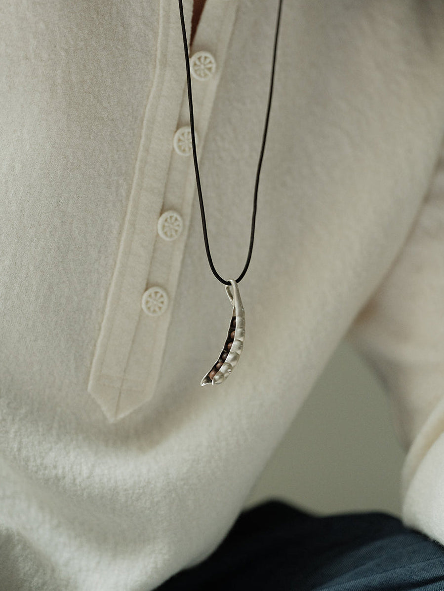  AESTH & UTIL PEA POD OPENABLE FRAGRANCE NECKLACE |  TROVE & TONE