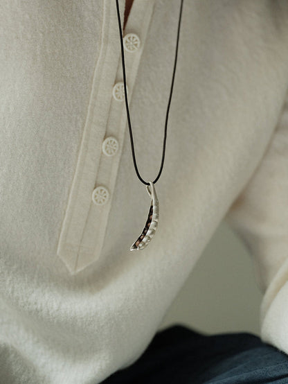  AESTH & UTIL PEA POD OPENABLE FRAGRANCE NECKLACE |  TROVE & TONE