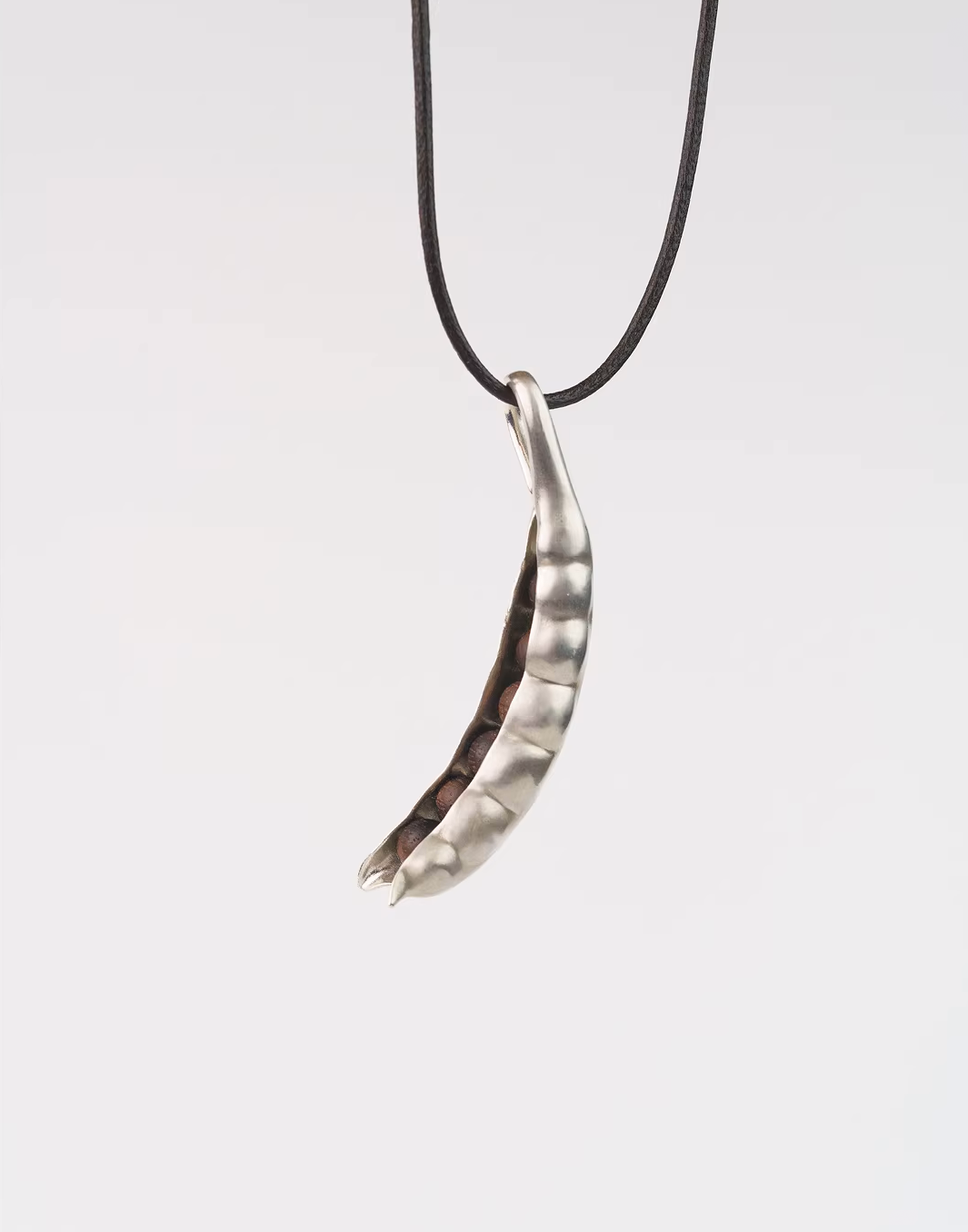  AESTH & UTIL PEA POD OPENABLE FRAGRANCE NECKLACE |  TROVE & TONE