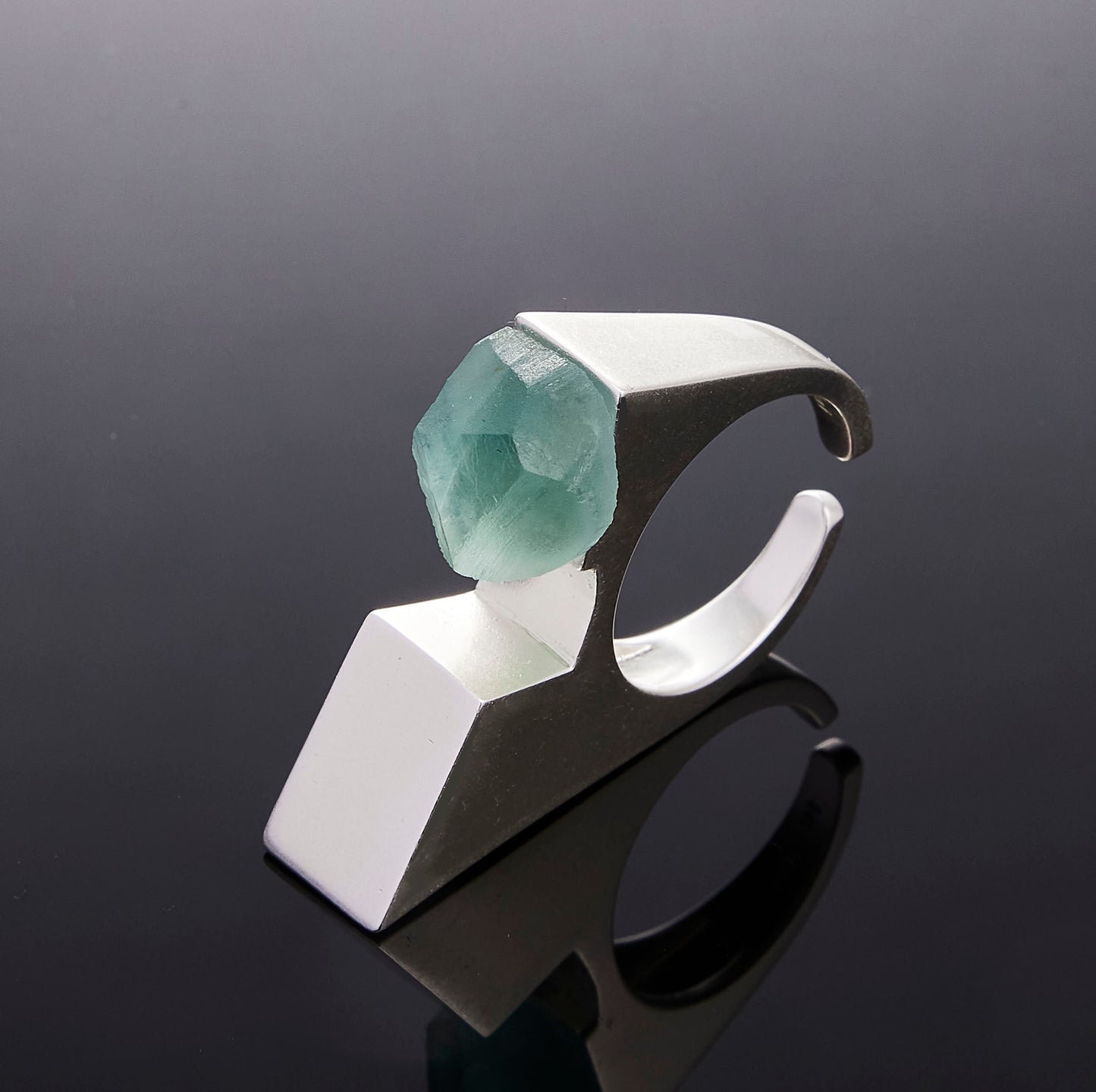 700QiBai VERTEX ARCHITECTURAL CRYSTAL RING  |  TROVE & TONE