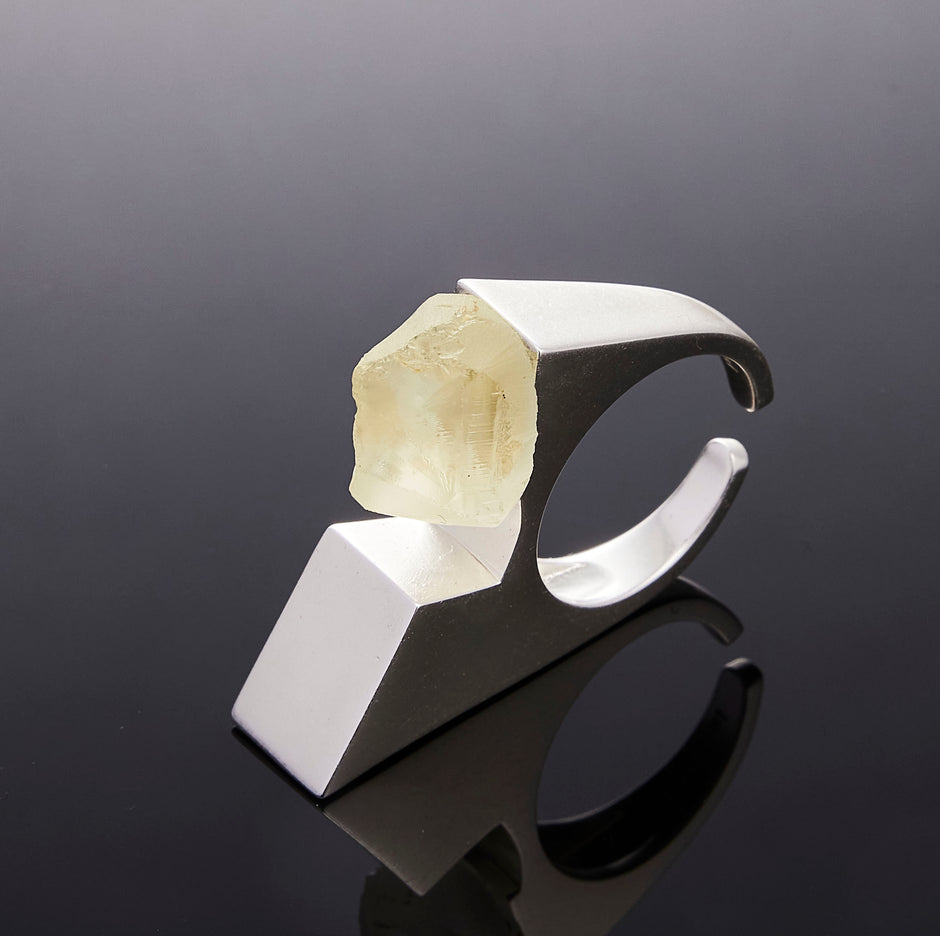 700QiBai VERTEX ARCHITECTURAL CRYSTAL RING  |  TROVE & TONE