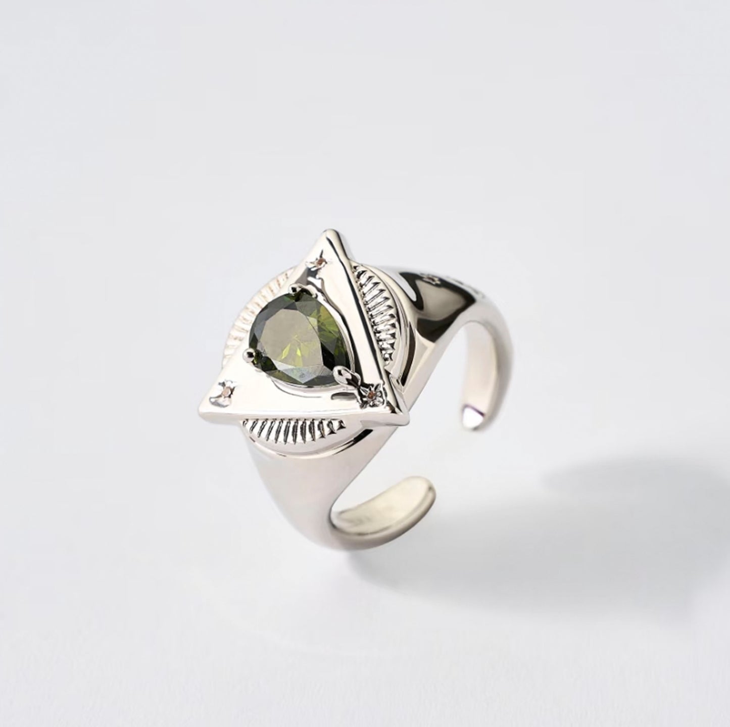 700QiBai LEO ZODIAC BIRTHSTONE RING  |  TROVE & TONE