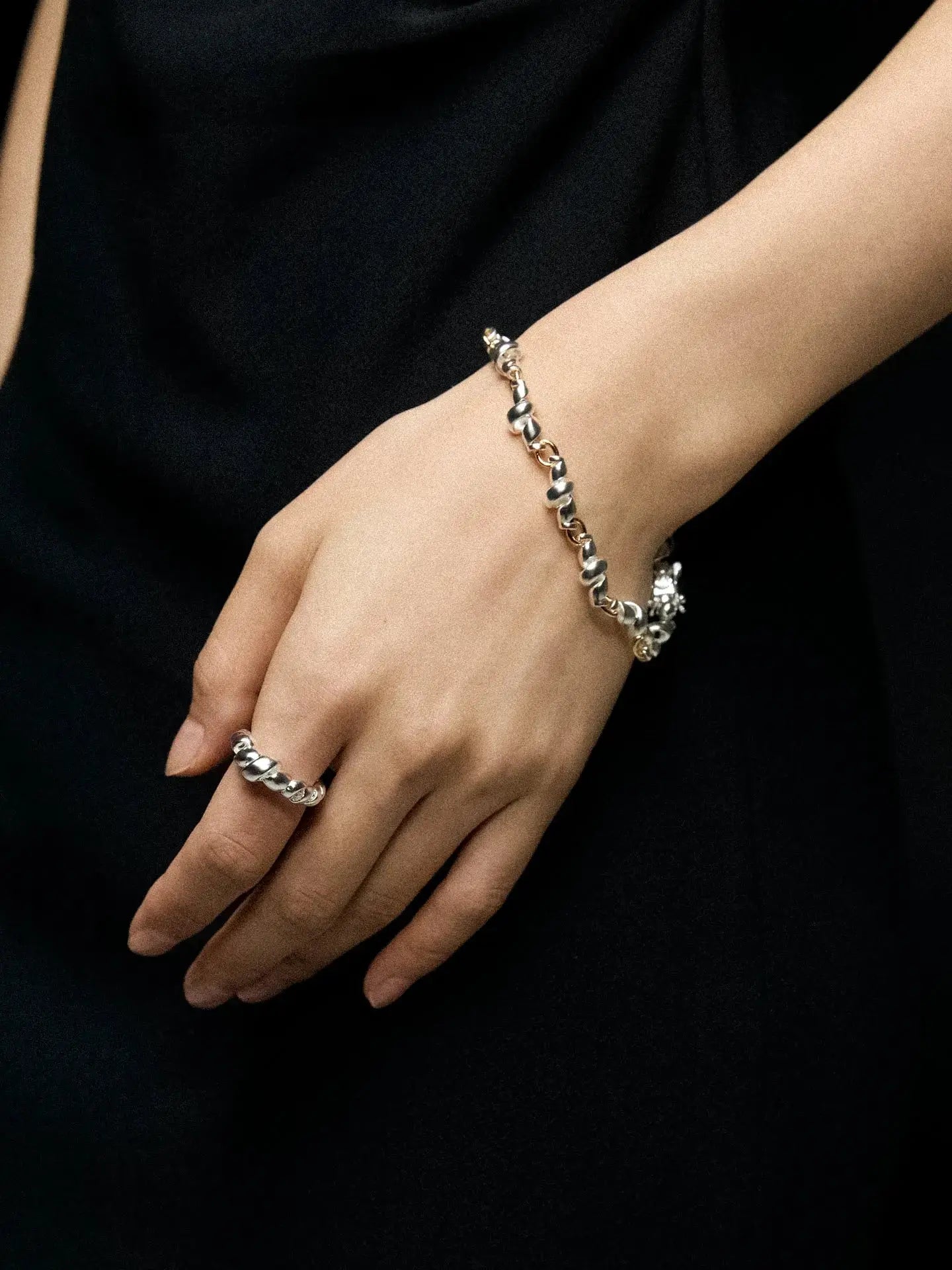  Limb TWO-TONE RIBBON CHAIN BRACELET |  TROVE & TONE