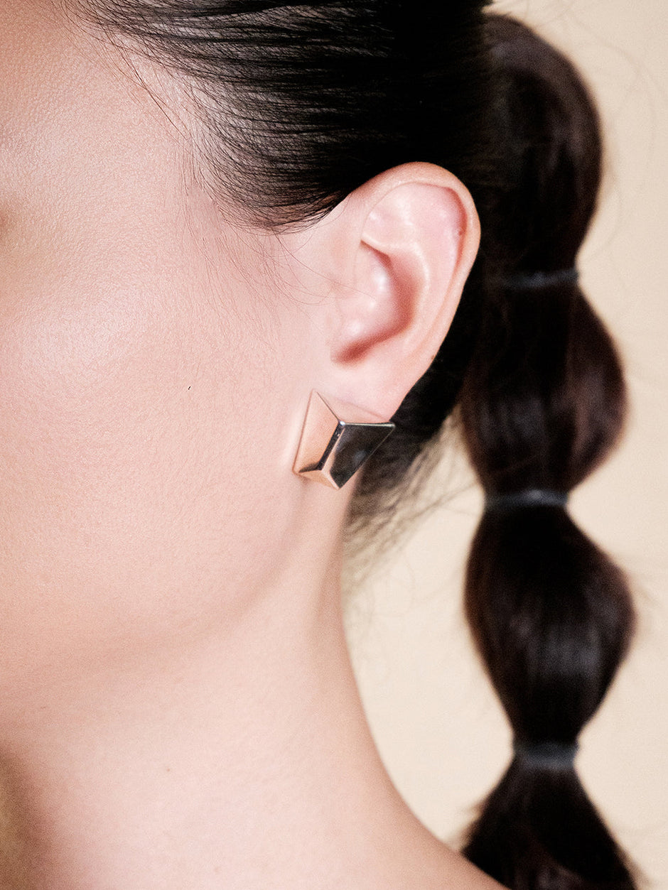  AESTH & UTIL RIDGE TRAPEZOID STUD EARRINGS |  TROVE & TONE