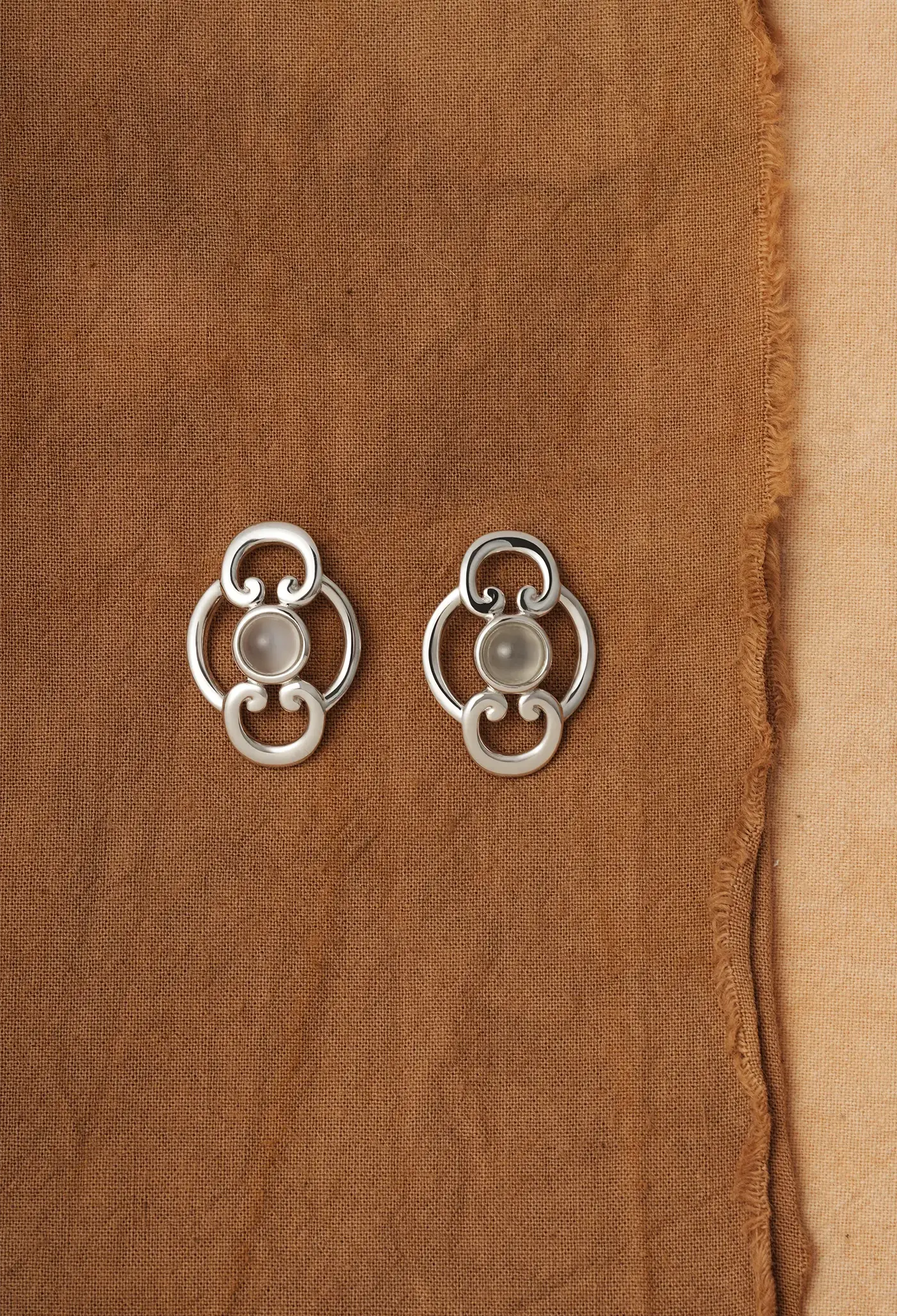  WANYEE CRAFT ORIENTAL BLOSSOM RUYI MOONSTONE STUD EARRINGS |  TROVE & TONE