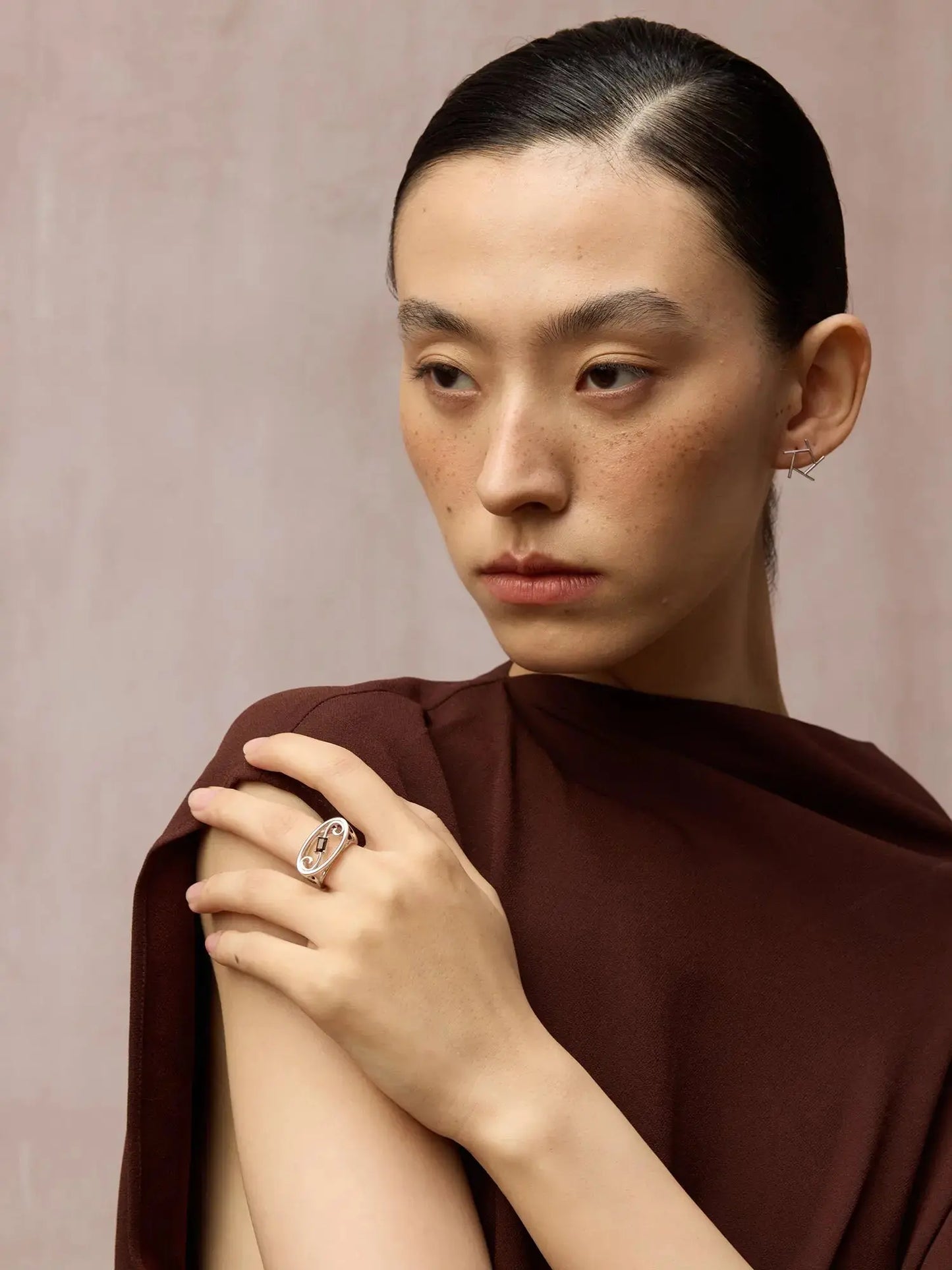  WANYEE CRAFT SCROLL PATTERN SMOKY QUARTZ RING |  TROVE & TONE