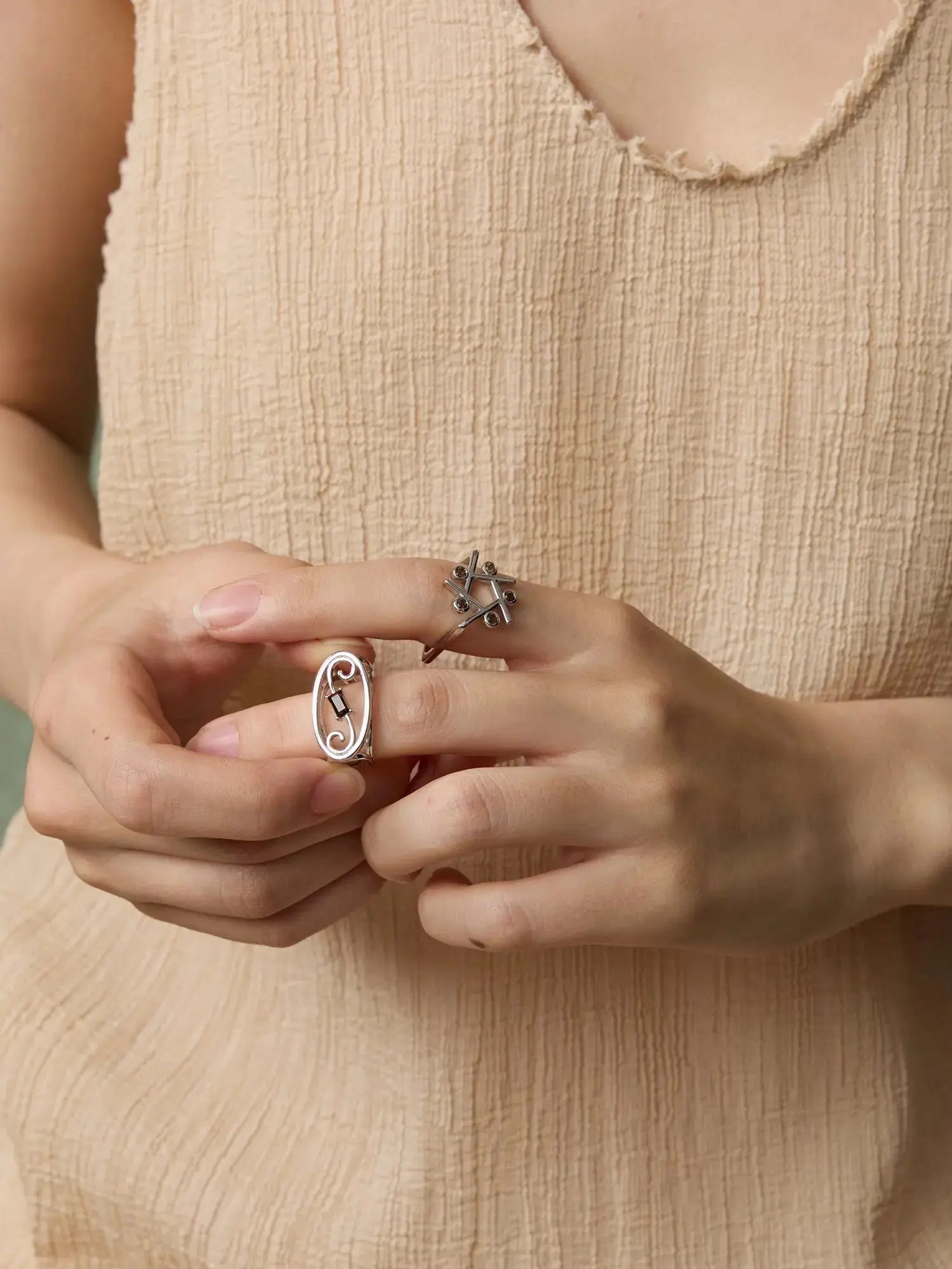  WANYEE CRAFT SCROLL PATTERN SMOKY QUARTZ RING |  TROVE & TONE