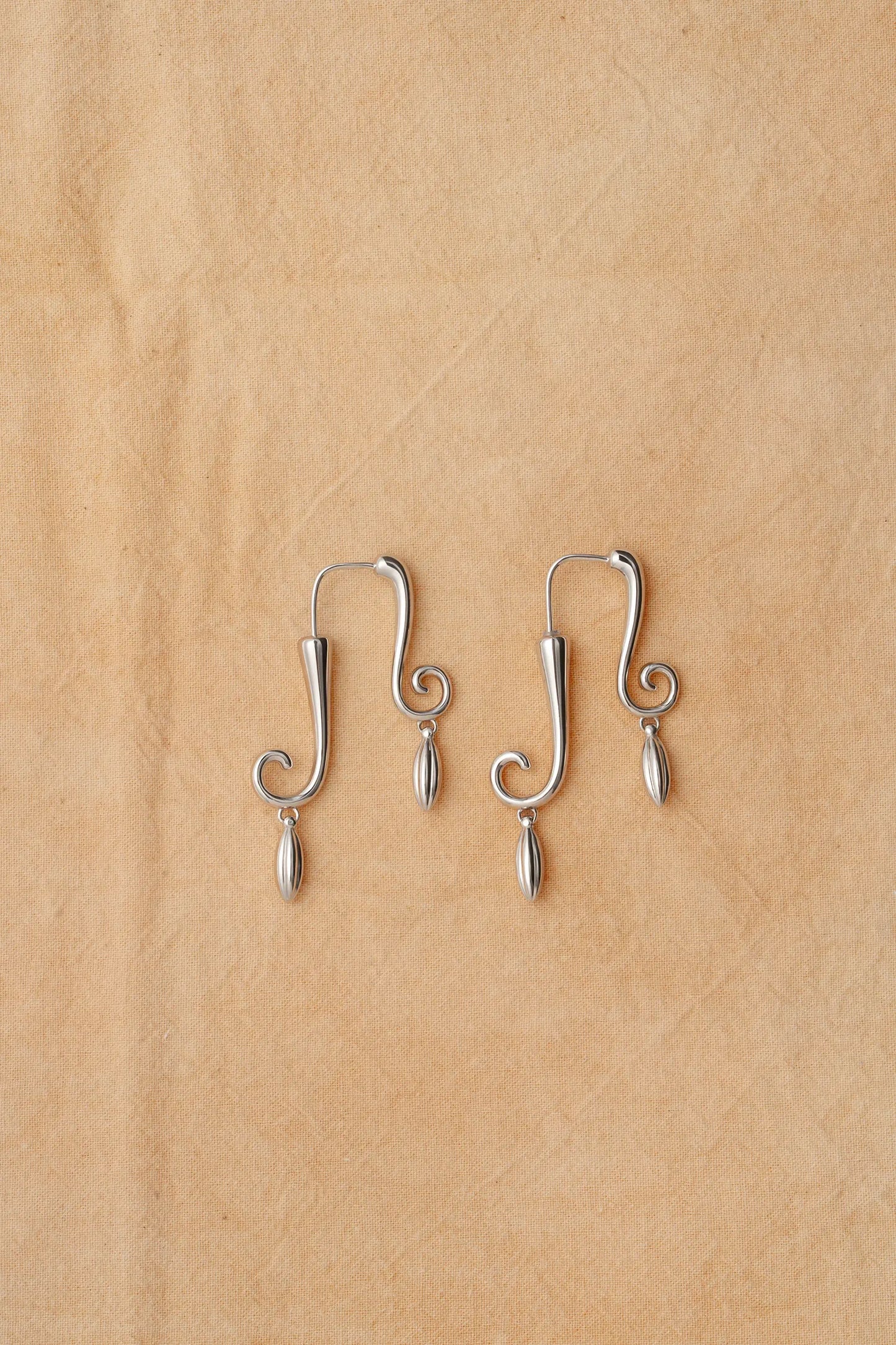  WANYEE CRAFT SCROLL PATTERN DROP EARRINGS |  TROVE & TONE