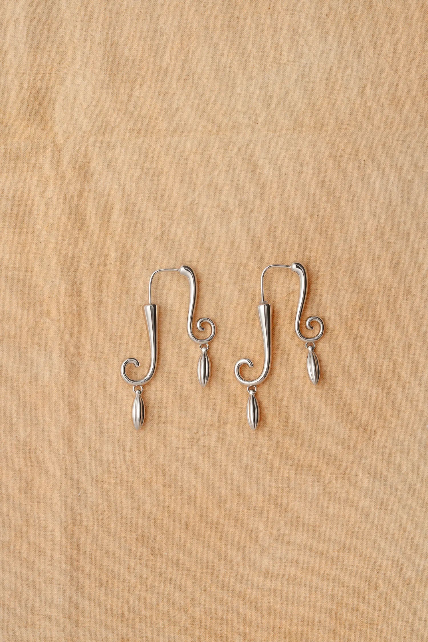  WANYEE CRAFT SCROLL PATTERN DROP EARRINGS |  TROVE & TONE