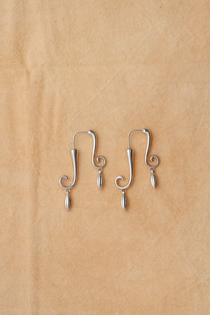  WANYEE CRAFT SCROLL PATTERN DROP EARRINGS |  TROVE & TONE