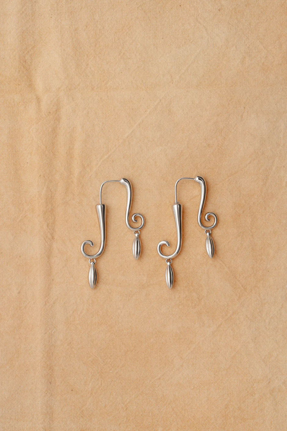  WANYEE CRAFT SCROLL PATTERN DROP EARRINGS |  TROVE & TONE