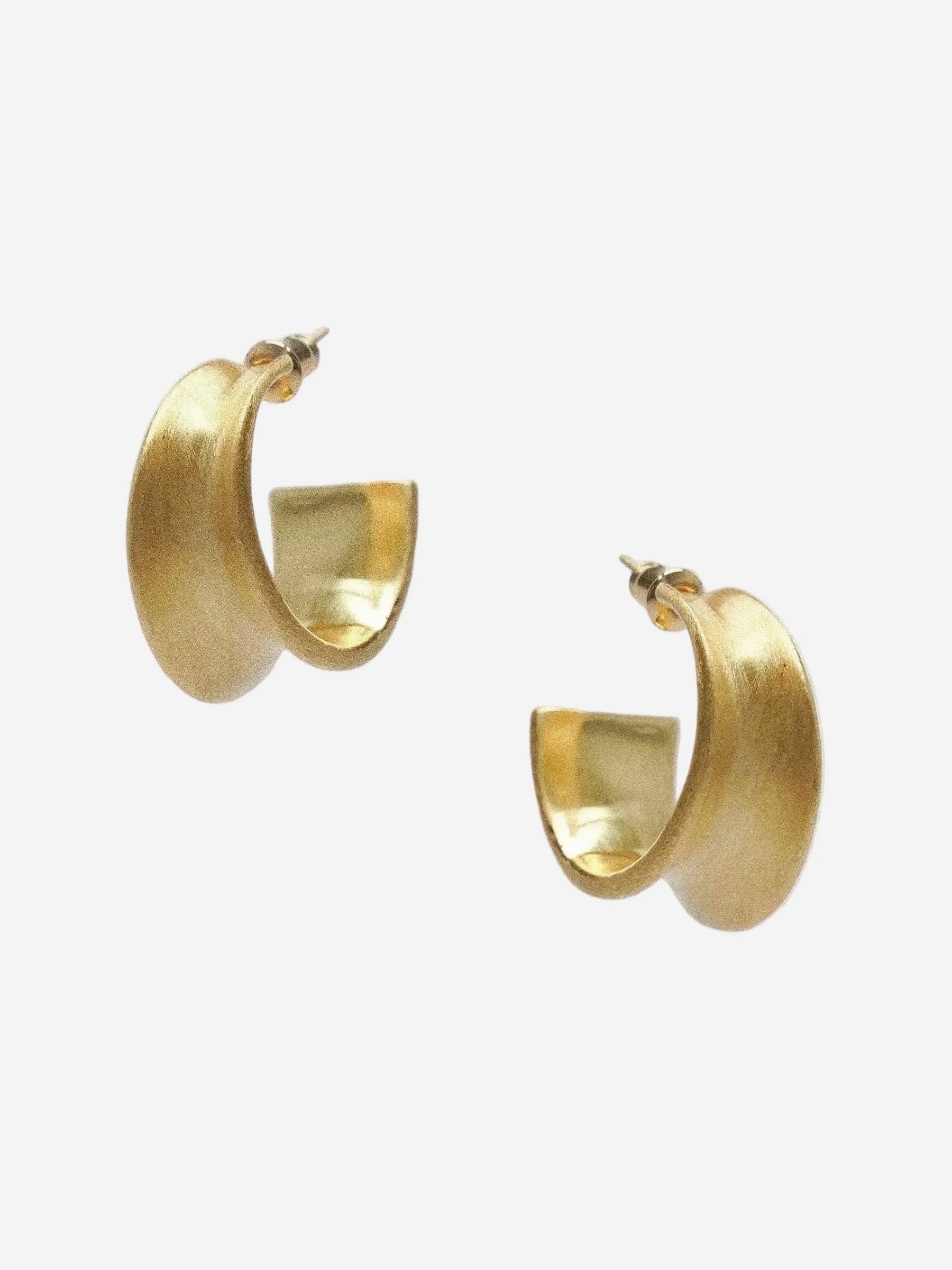  Limb SCULPTURAL WIDE C-HOOP STUD EARRINGS |  TROVE & TONE