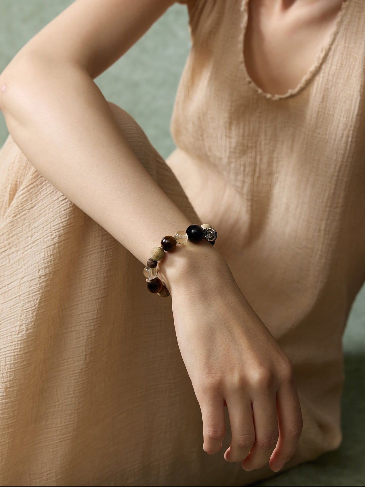  WANYEE CRAFT AGARWOOD CRYSTAL OBSIDIAN BEADED BRACELET |  TROVE & TONE