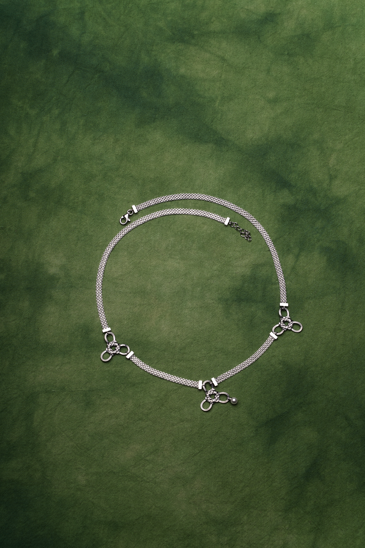  WANYEE CRAFT INTERLOCKING DOUBLE COIN KNOT NECKLACE |  TROVE & TONE