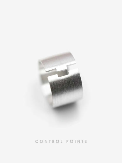 TROVE & TONE INTERLOCKING CLICK RING  |  TROVE & TONE