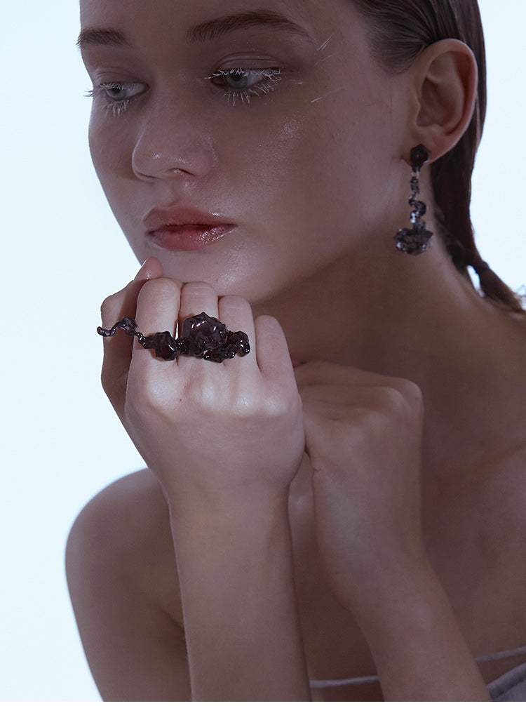 FOSSILIZED DIAMOND LONG RING